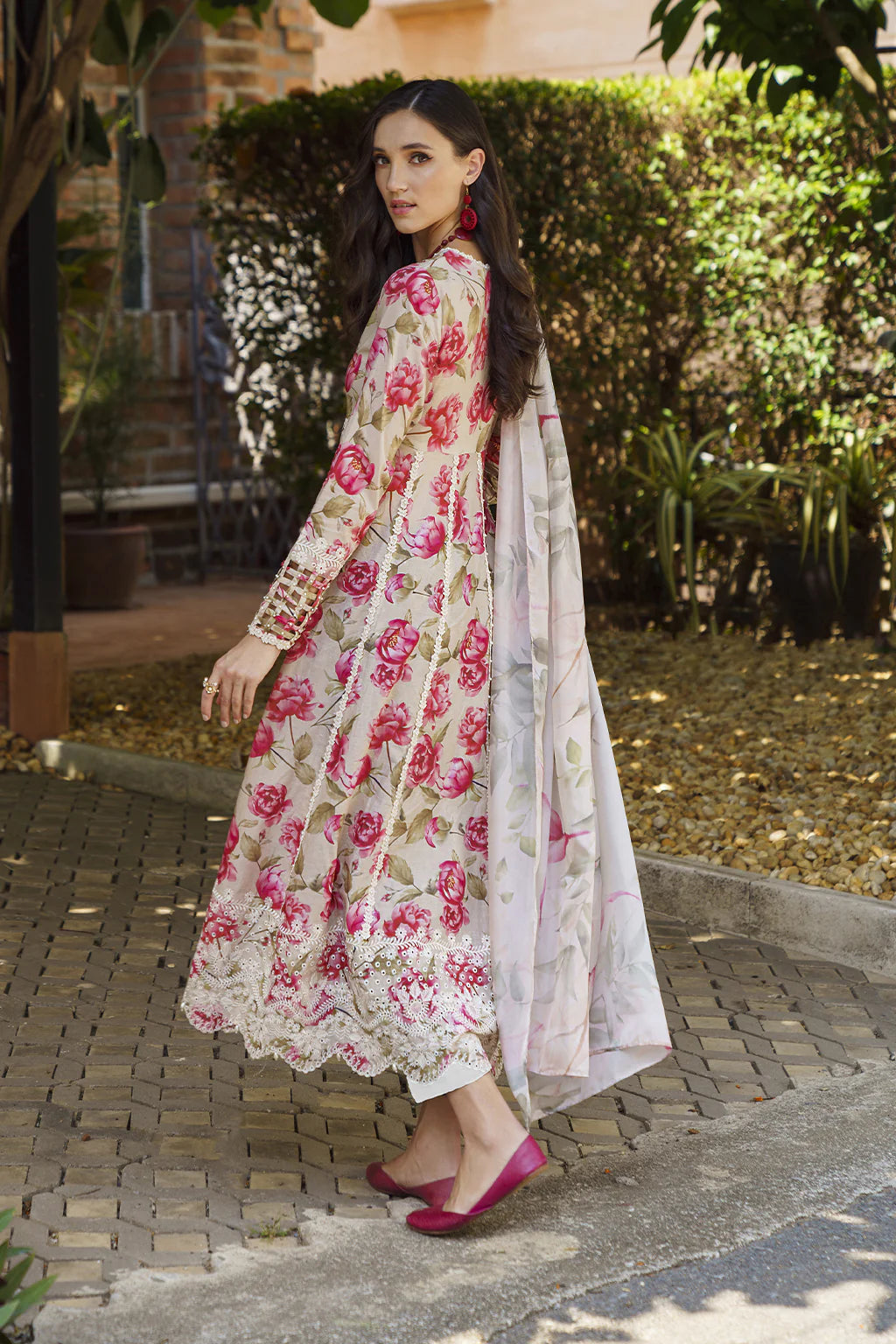 Iznik Luxury Lawn 3-Piece Suit