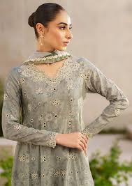 Iznik Luxury Lawn 3-Piece Suit